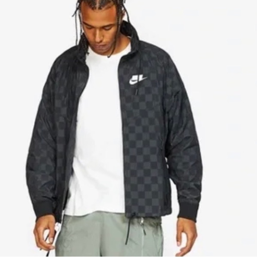 Nike Sportswear Men’s Black Check Windrunner Jacket. Black/White, 2XL